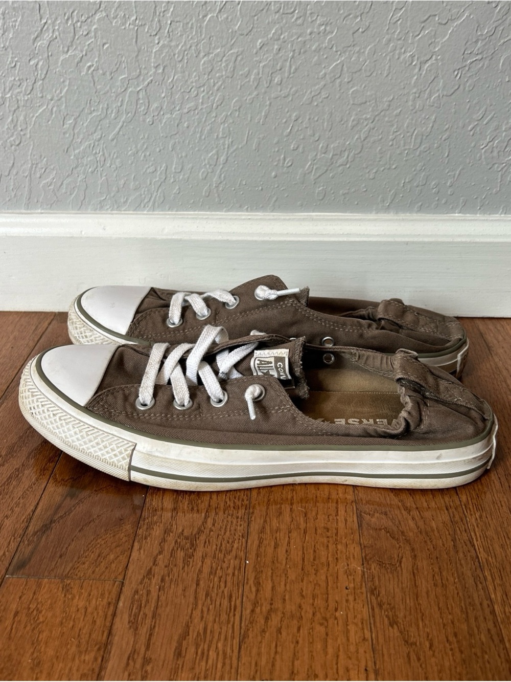 Converse Shoreline Sneakers Slip On Shoes Women’s Size 10 Gray